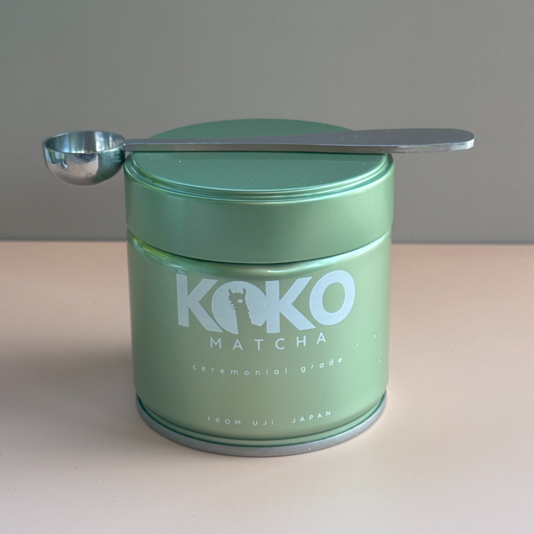 Matcha plechovka + nerezová odměrka